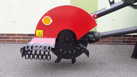 Fréza na pařezy za trakrtor