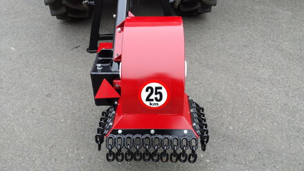 Fréza na pařezy za trakrtor