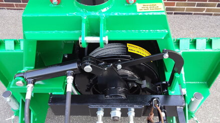 Lanový naviják za traktor 7,5 tuny Bystroň