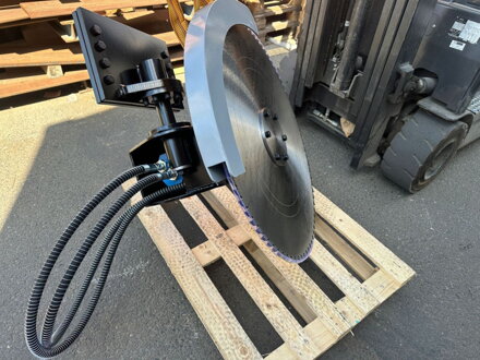 Pila na dřevo pro minibagr 5–10 t (⌀800 mm)