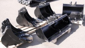 Svahová lžíce pevná 1200 mm – JCB