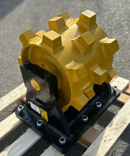 Hutnící kolečko 250 mm pro minibagr 2–6 t | Hardy CWHD-2-4-250