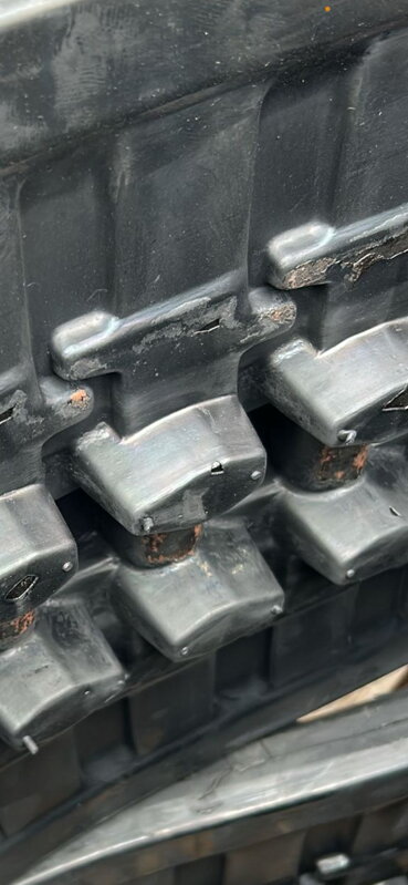 Gumový pás 300x53x80 RobusTrack – antivibrační provedení