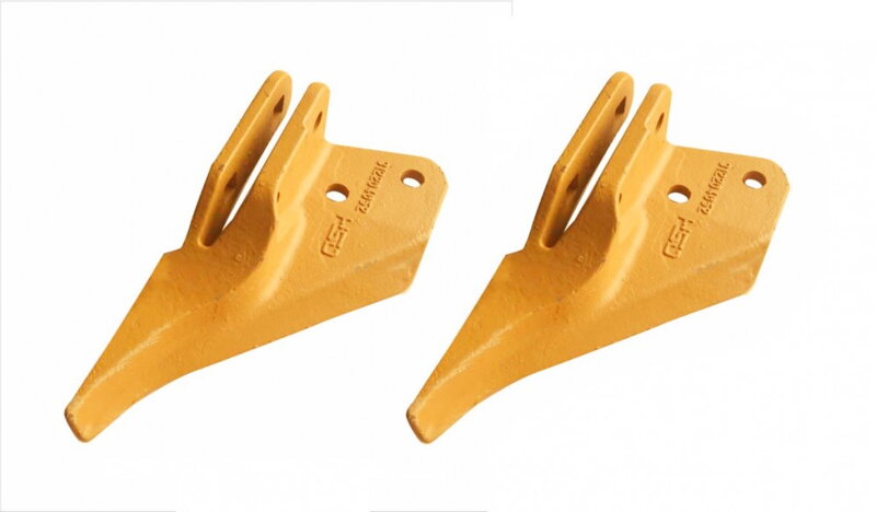 Zub boční pravý Komatsu WB93 / WB97 – šroubovací zesílený (E27R)