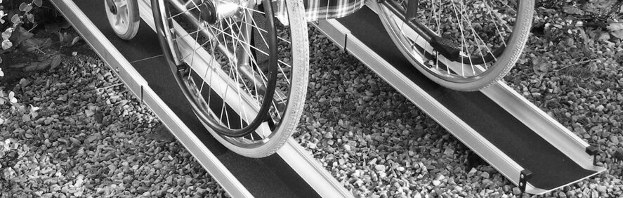 Jak správně vybrat nájezdy pro invalidní vozík i techniku: jednoduchý výpočet, typy a praktické rady